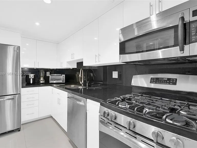 3140 S Ocean Dr #1211 — Photo 8