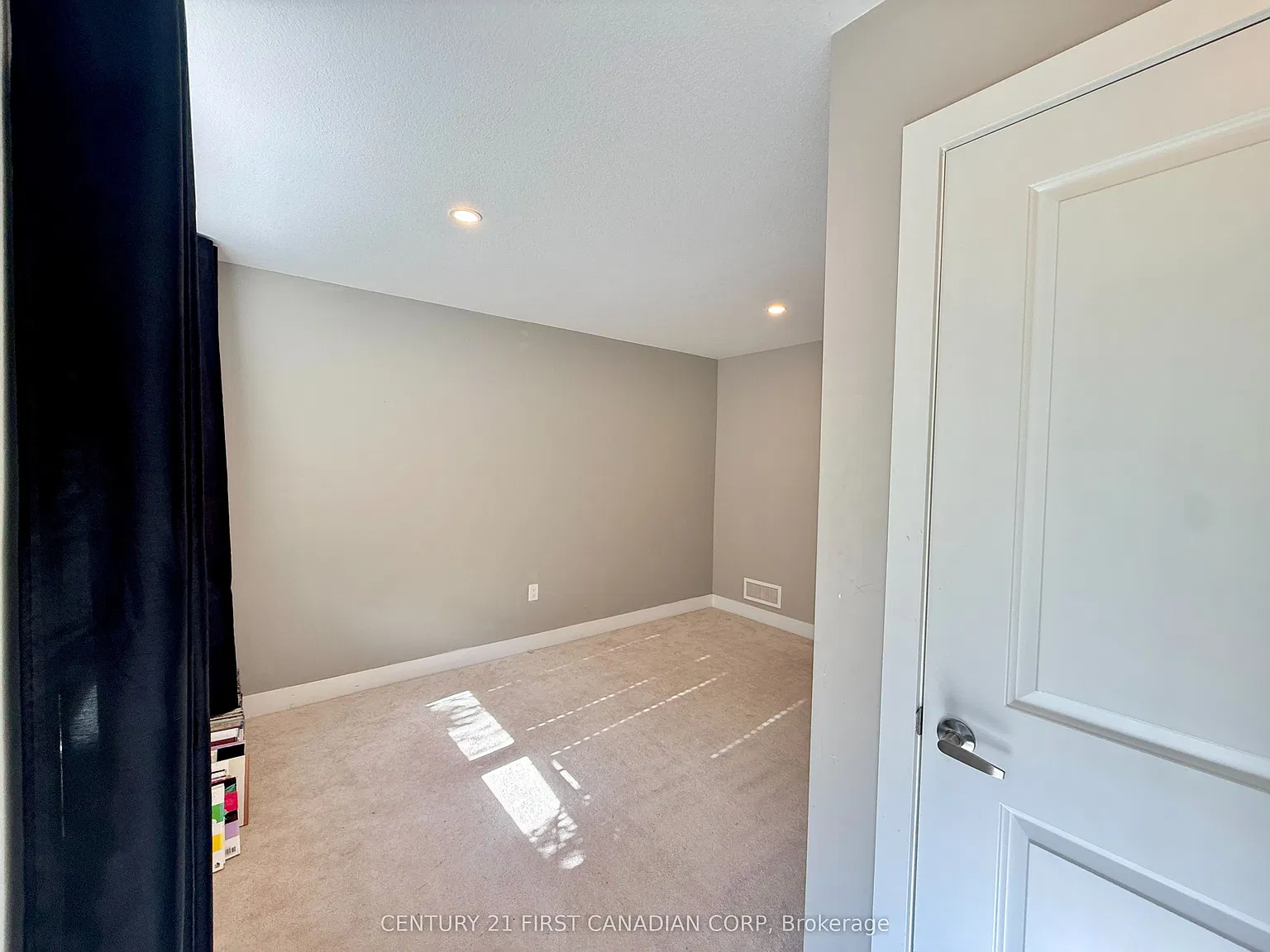 3 bed, $2,450 — Photo 3