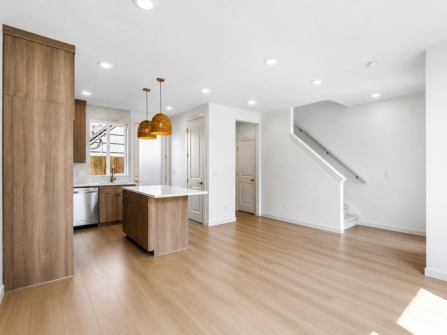 L0676 - SE Morrison Triplex — Photo 3