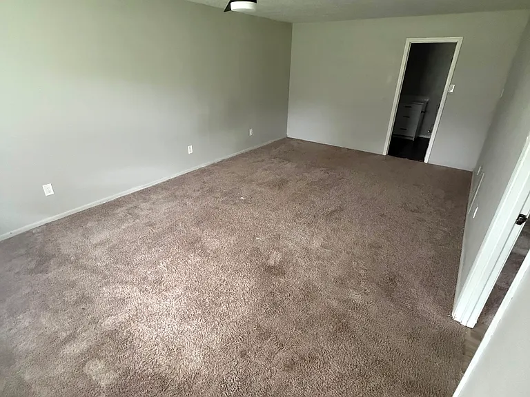 2712 Seattle St — Photo 5