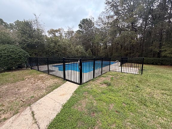 2nd image of 931 Quail Hollow Rd