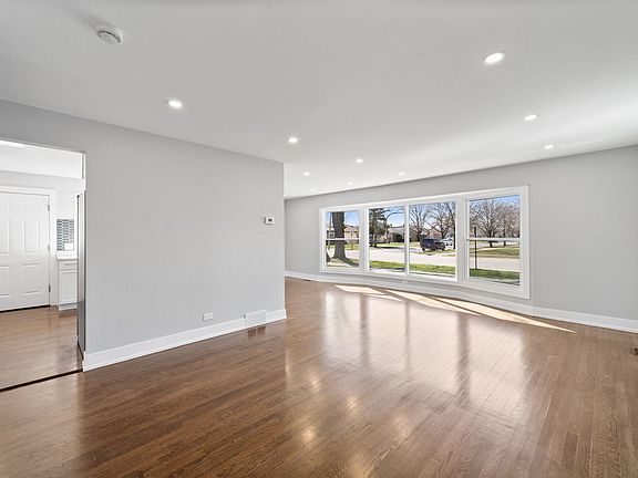 5th image of 7838 W Park Ave
