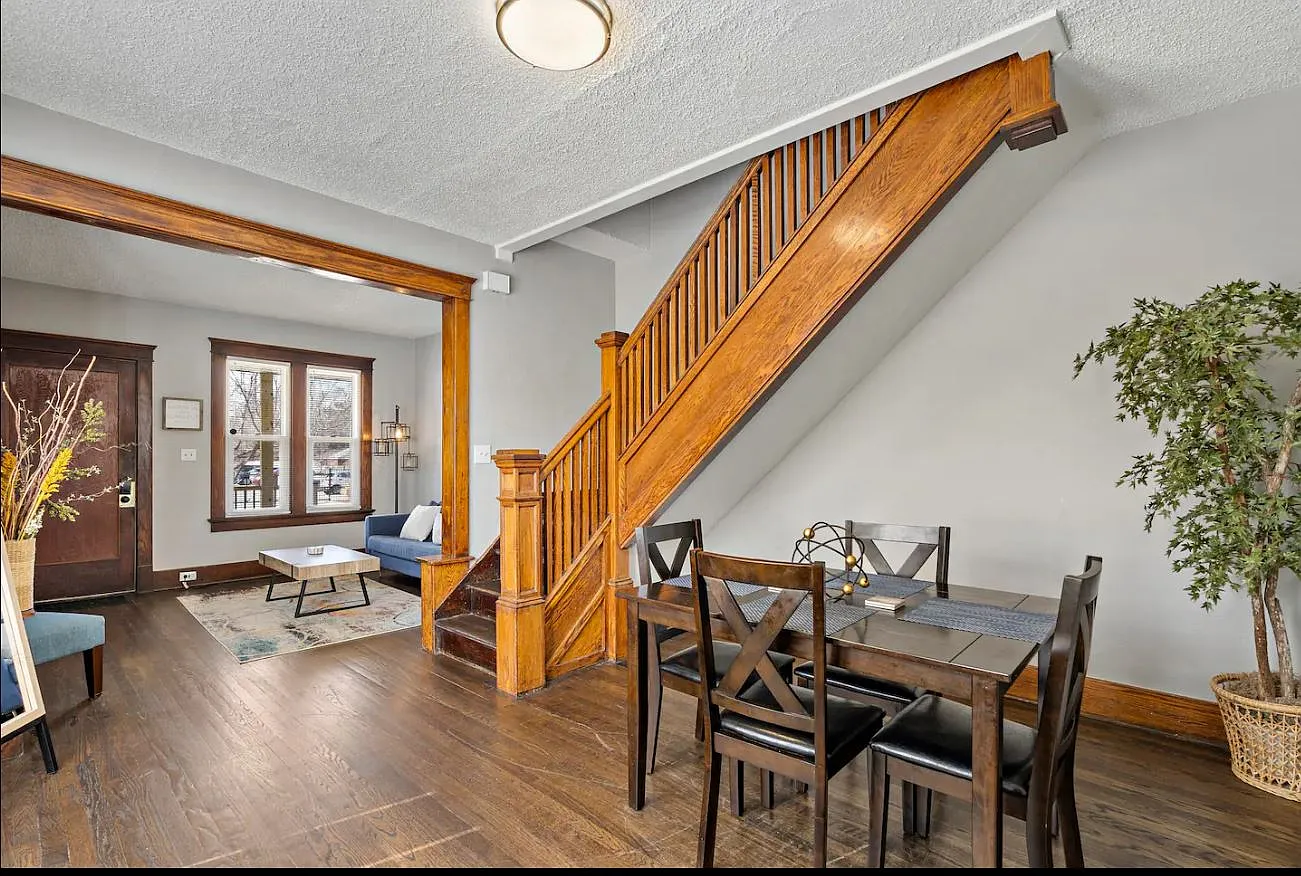 3 bed, 1000 sqft, $1,675 — Photo 3