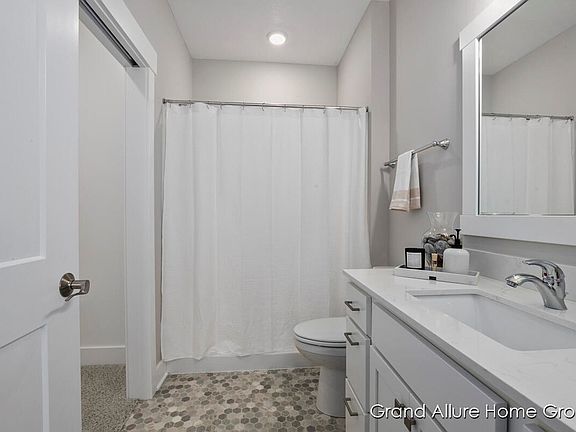 5th image of 2357 Watertown Way Unit 4