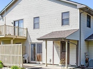 2319 Carnation Dr, Crest Hill, IL 60403