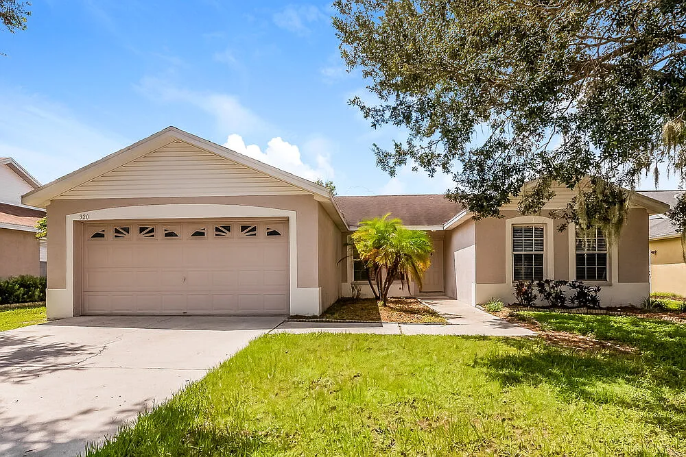 3 bed, 2.0 bath, 1812 sqft, $2,005 — Photo 1
