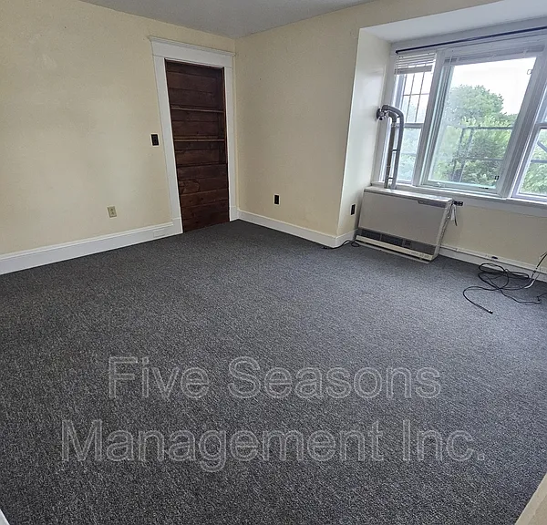10 Lafayette Pl #8 — Photo 4