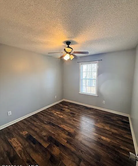200 Commons Ct — Photo 6