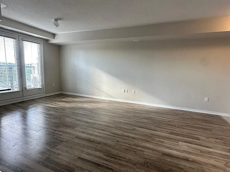2504 Post Rd #10 — Photo 7