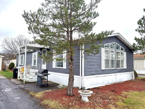 13 Blue Bird Ln, Beecher, IL 60401