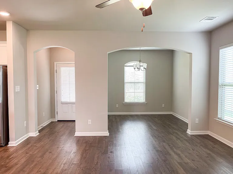 7646 Antebellum Ave — Photo 5