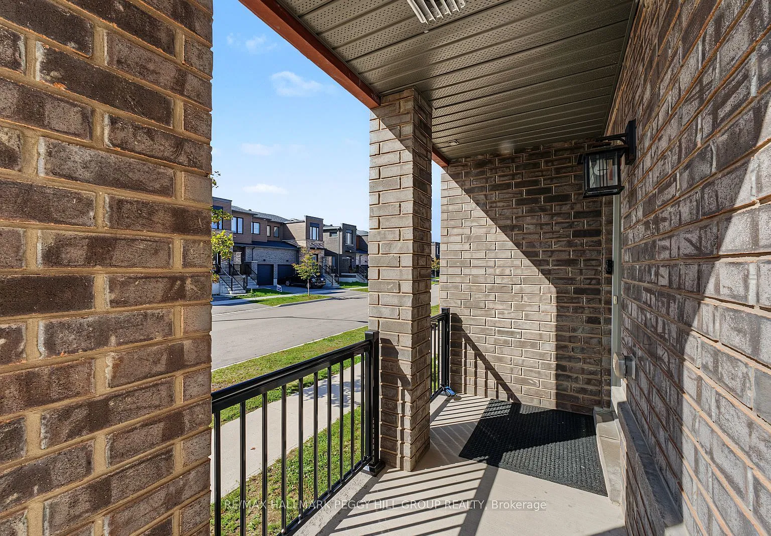 3 bed, $3,000 — Photo 2
