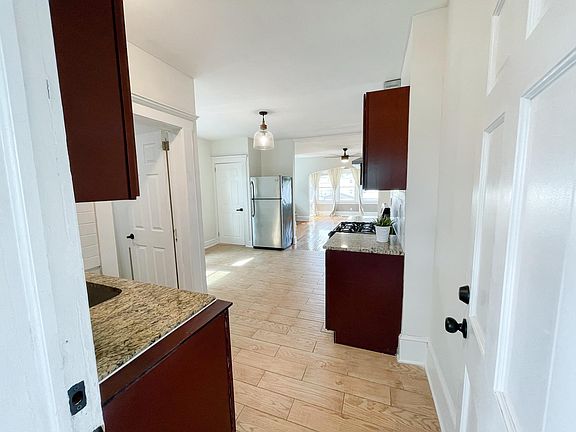 3rd image of 51 Oakwood Ave #2