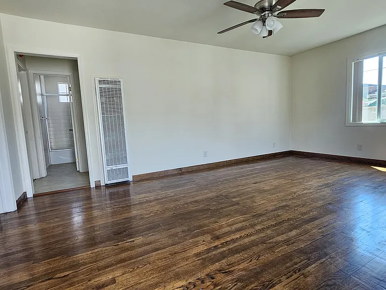 7758 S Newlin Ave — Photo 23