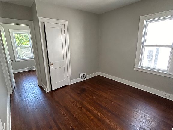 4th image of 2040 Waterbury Rd