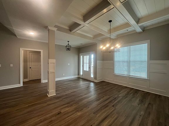 3rd image of 3015 Rosewood Drive