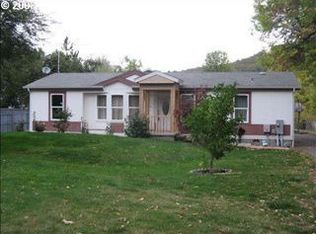 562 Glengary Loop Rd, Roseburg, OR 97470