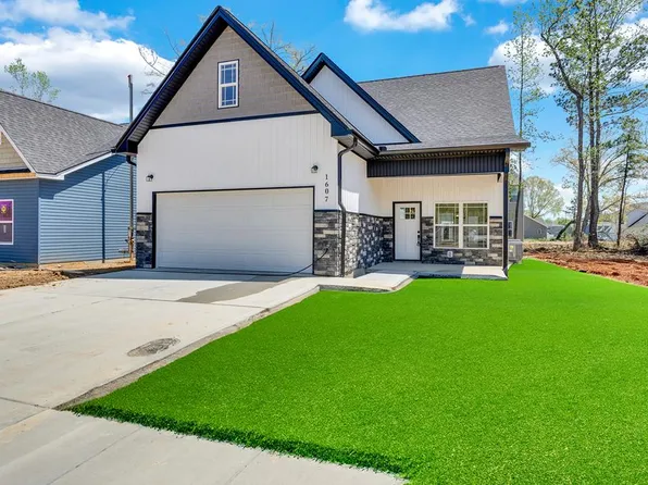 1607 Daly Dr, Cookeville, TN 38506