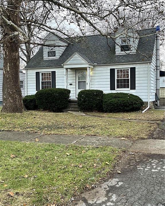 1st image of 819 Meadowbrook Ave SE