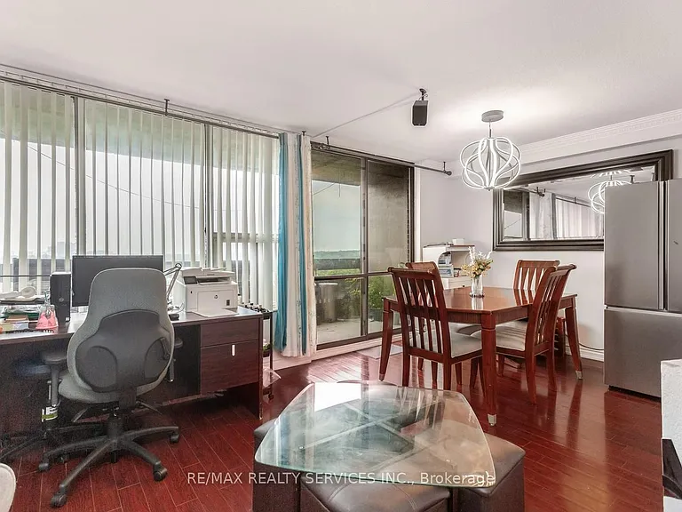 11 Wincott Dr #11 — Photo 7