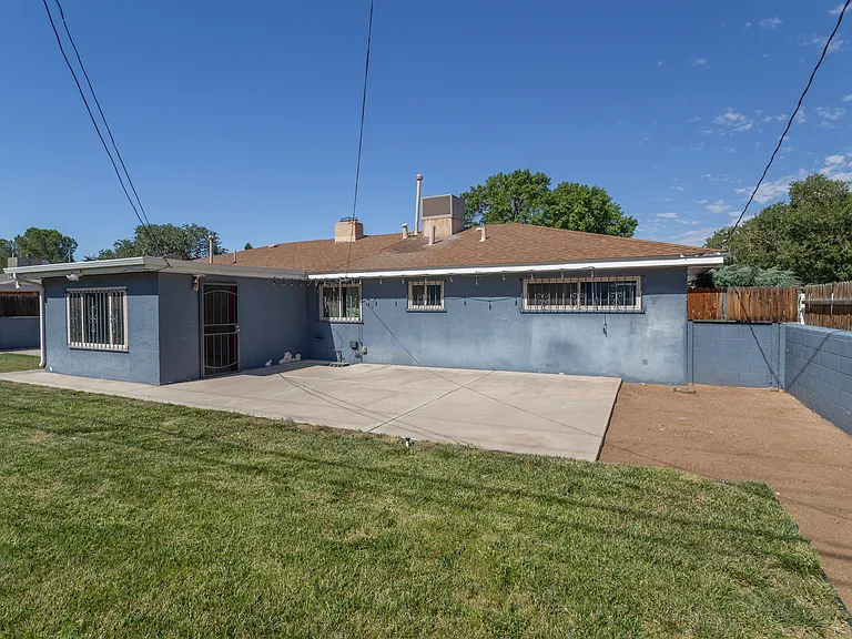 2812 San Pedro Dr NE — Photo 22