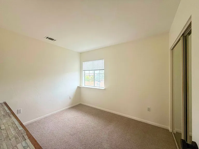 4640 Muir Ave — Photo 11