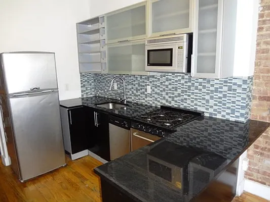 Rented by 5 Boro Realty Corp | media 32