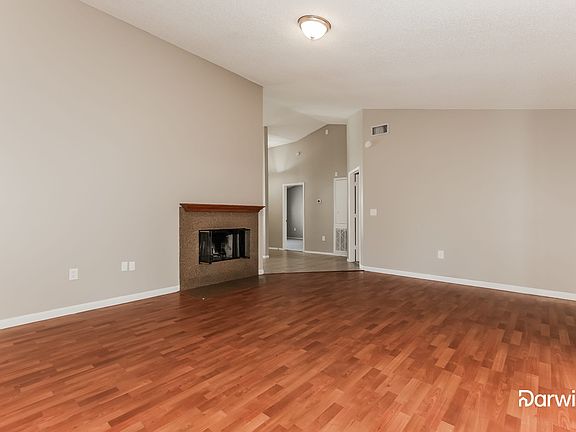 5th image of 6826 Doehring Dr