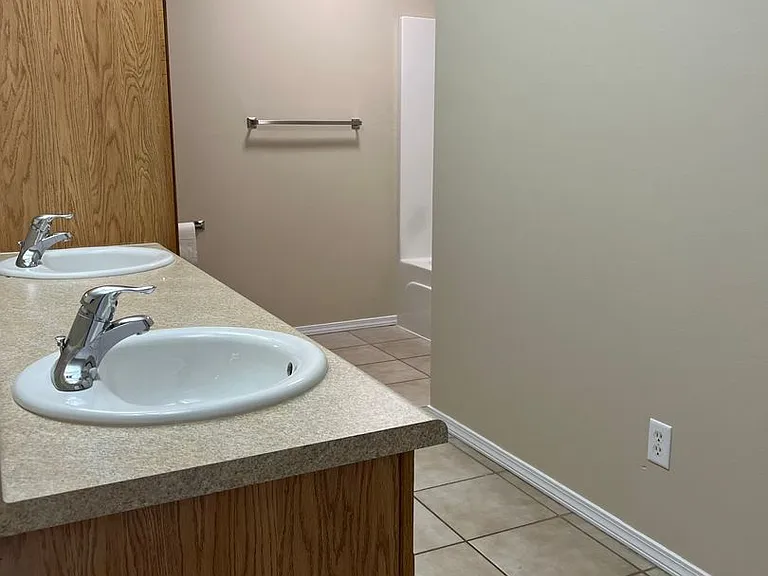 4443 W Delmar St — Photo 14