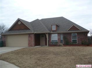 9806 E 108th Pl, Owasso, OK 74055