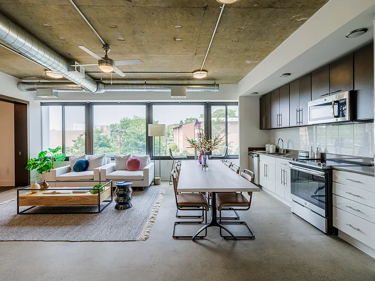 Mission Lofts — Photo 2
