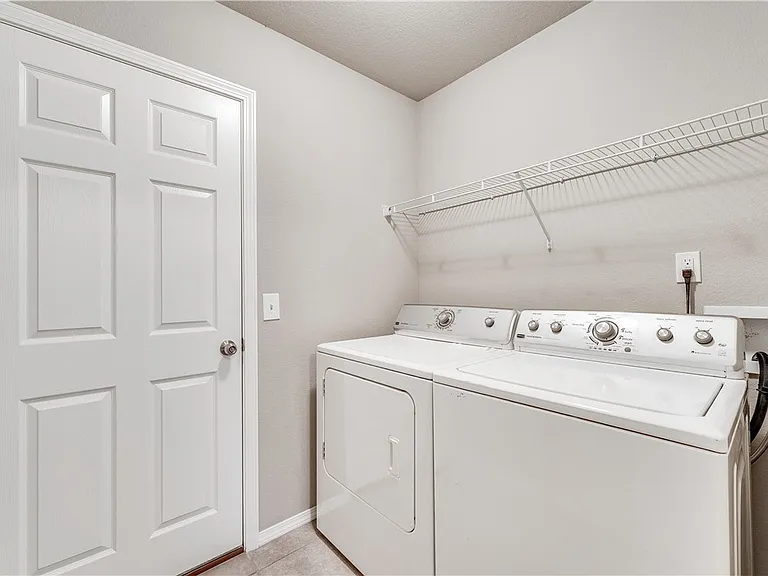 705 SW River Rock St — Photo 20