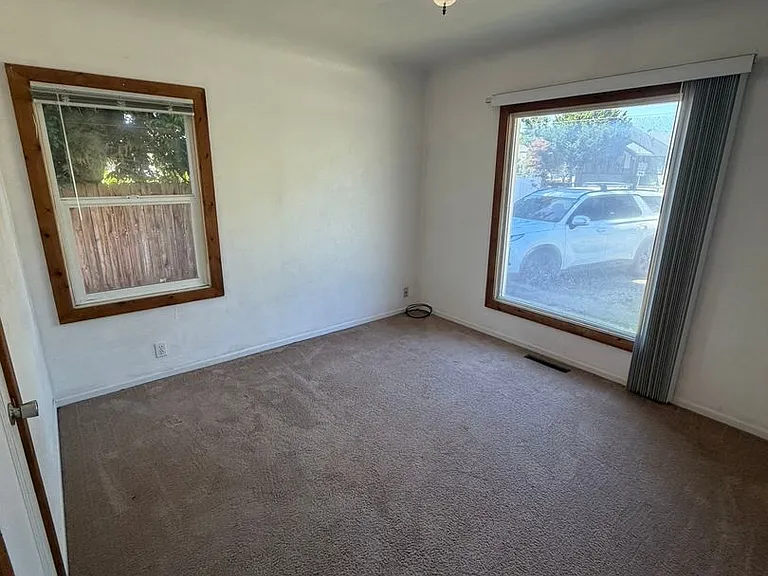 330 E Grant St — Photo 24