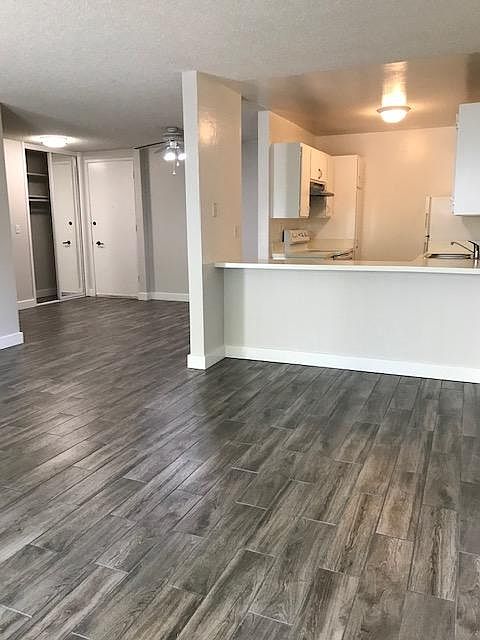1st image of 808 Comet Dr #3-G