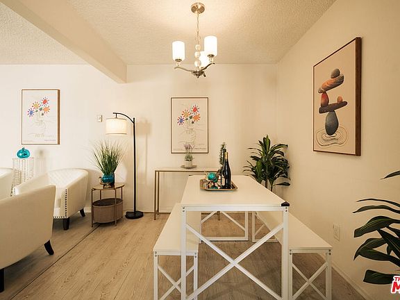 4th image of 1754 N Kenmore Ave APT 202
