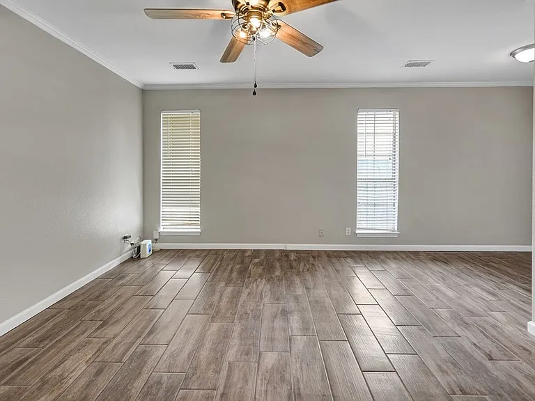 8632 Duke Ave — Photo 10