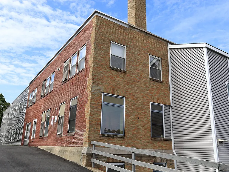 25 Laval Street Apartments — Photo 2