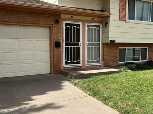 30 Douglas Ln #30, Pueblo, CO 81001