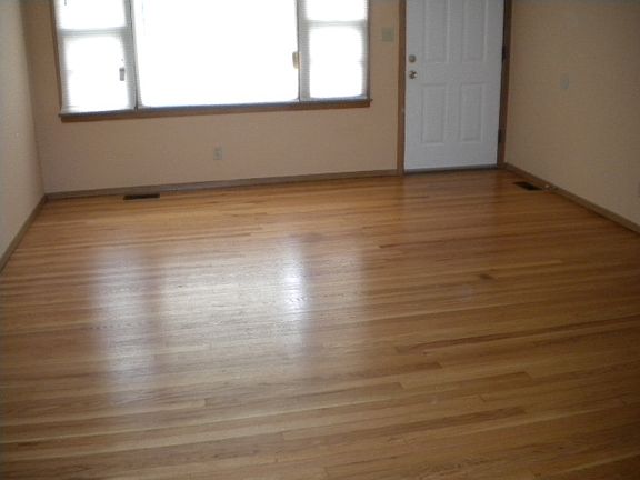 3rd image of 1800 S Rankin Dr