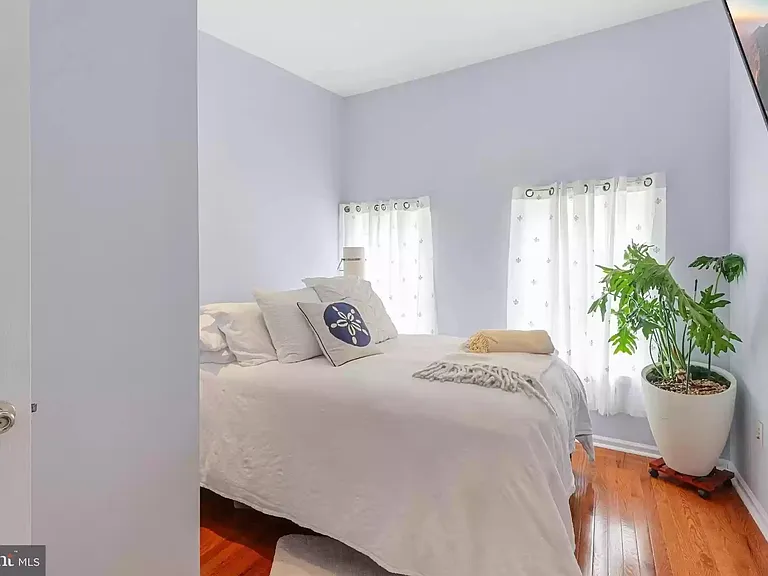 654 Melvin Dr — Photo 10