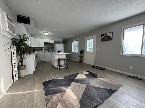 322 S Washington St, Hudson, IA 50643