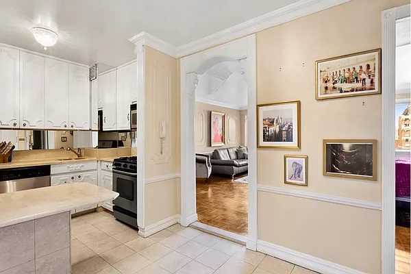 Sold by GARG Real Estate | media 4