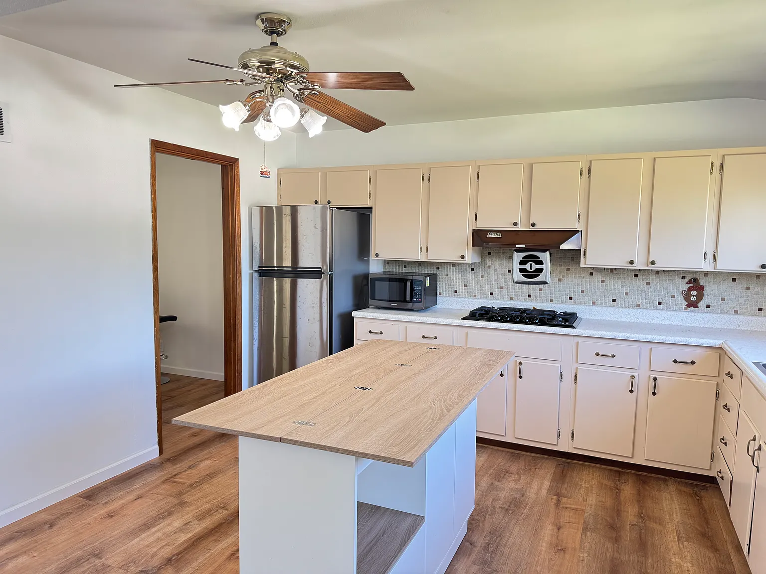 3 bed, 1512 sqft, $2,500 — Photo 3