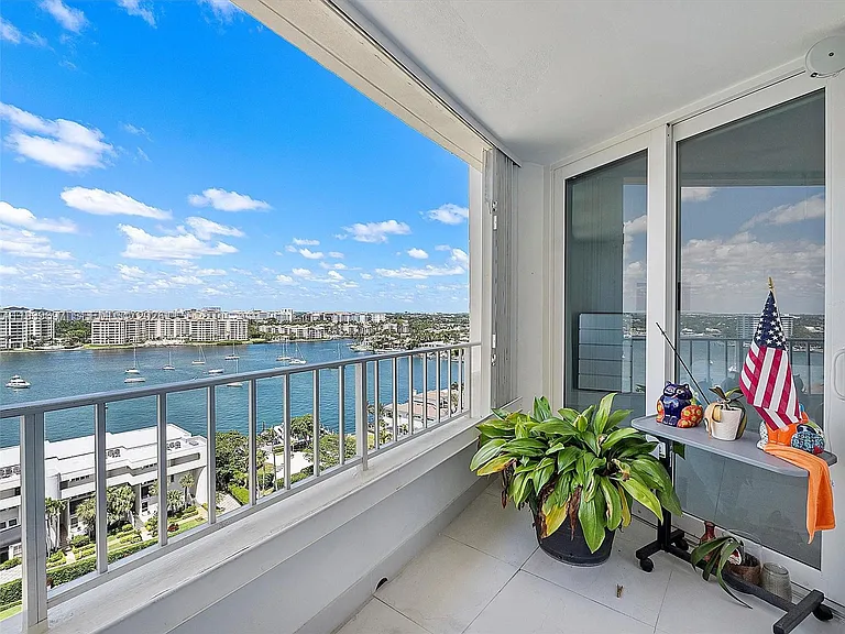 550 S Ocean Blvd #1509 — Photo 32