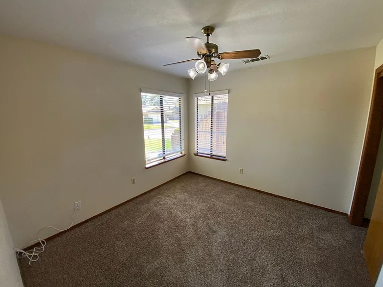 1348 E Ferguson Ct — Photo 22