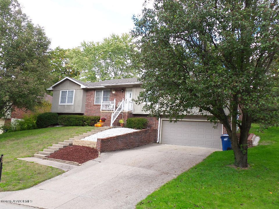 1st image of 935 Cari Ann Dr