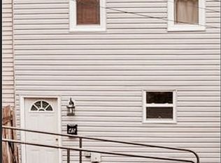 45 Sterling St, Carson, PA 15203