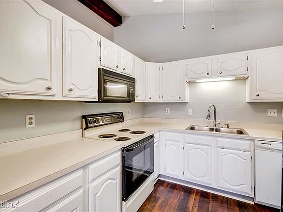 3rd image of 2800 Silkwood Ct