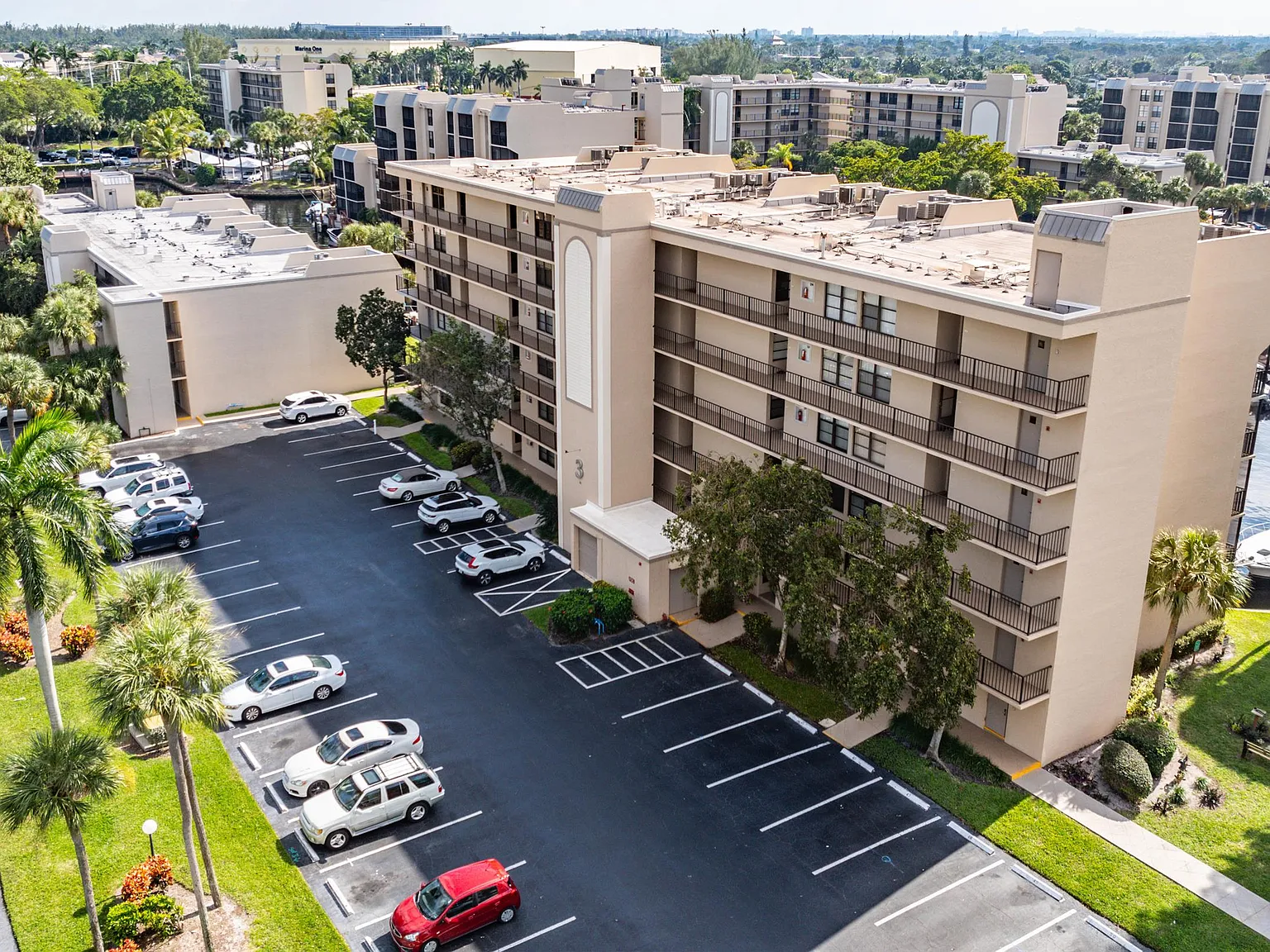 3 Royal Palm Way — Photo 4