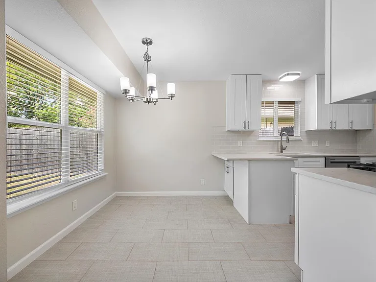 1100 Red Cliff Dr — Photo 17